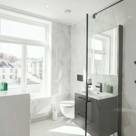 Modern Entire In Center 304 For 2 Guests *